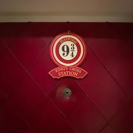 Апартаменты Harry Potter Inspired 2bdr Old Town *